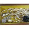 Image 6 : Estate Jewelry Box Full of Vintage Jewelry
