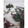 Image 3 : Lot of Vintage Army Men and Vehicles