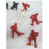Image 5 : Lot of Vintage Hockey Players and Nets for Tabletop Hockey Game