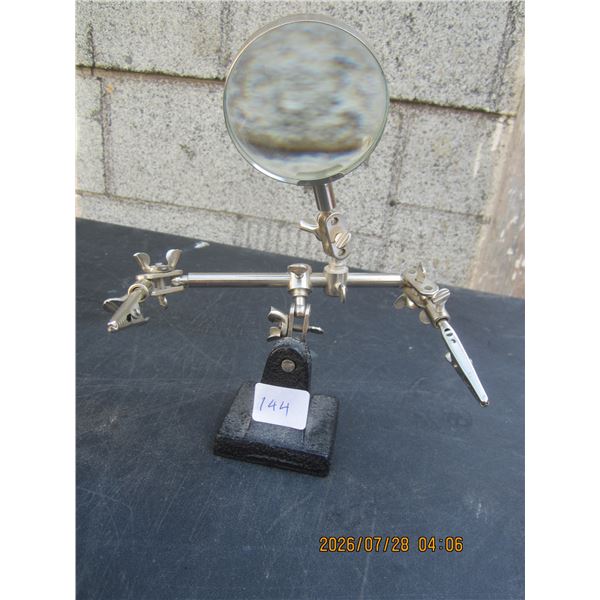 Precision Clamping and Magnifying Tool