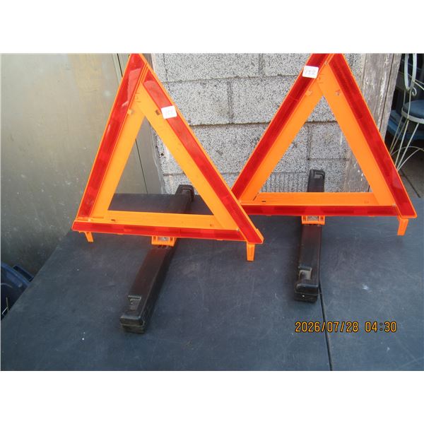 2 Folding Hazard Emergency Road Signs