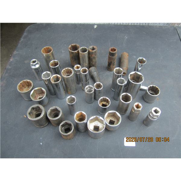 Lot of Sockets