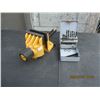 Image 1 : Quick Vise and a Drill Bit Set