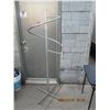 Image 1 : Clothing Rack Stands 6 Feet Tall