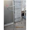 Image 2 : Clothing Rack Stands 6 Feet Tall