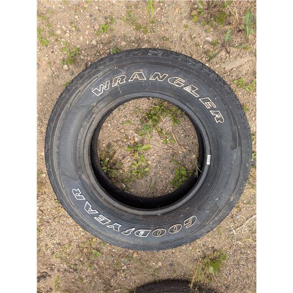 1 tire, no rim, Goodyear Wrangler, 275/65R18