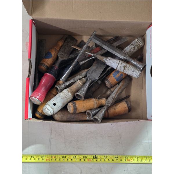 Lot of vintage chisels