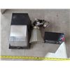 Image 1 : Light fixtures and battery