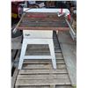 Image 4 : Craftsman table saw with accessories- works