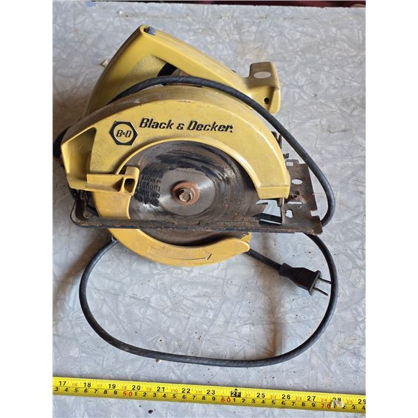 Black and decker circular saw- works