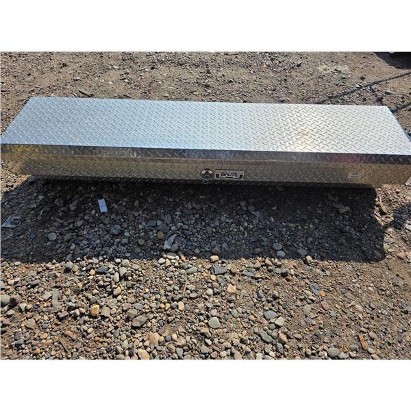 Aluminum truck tool box- 16" by 70"- has key does not turn