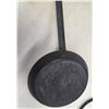 Image 2 : Cast iron frying pan