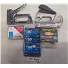 Image 1 : 2 staplers and staples