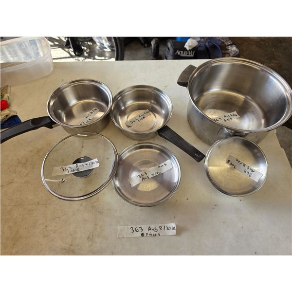 Lot of pots and lids