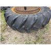 Image 17 : 2470 case tractor- runs and drives, extra tires with it