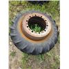Image 18 : 2470 case tractor- runs and drives, extra tires with it