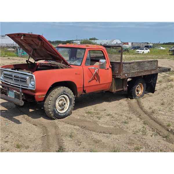 1973 dodge power wagon 4x4- as is