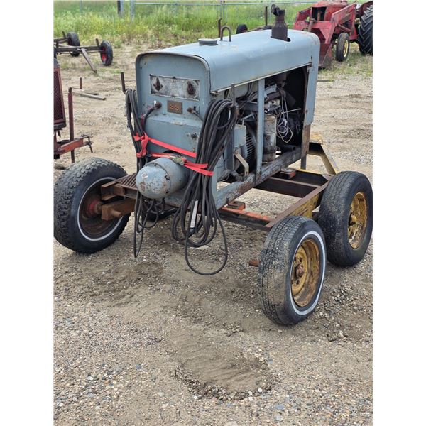 Portable lincoln shield arc welder - 40 volt-200 amps
