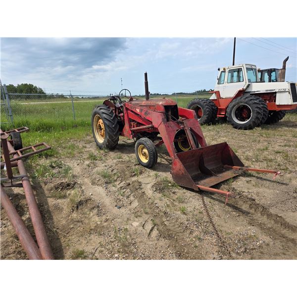 Cockshutt 40 tractor with loader - as-is, was running when last parked