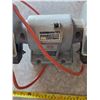 Image 2 : Black and decker bench grinder- untested