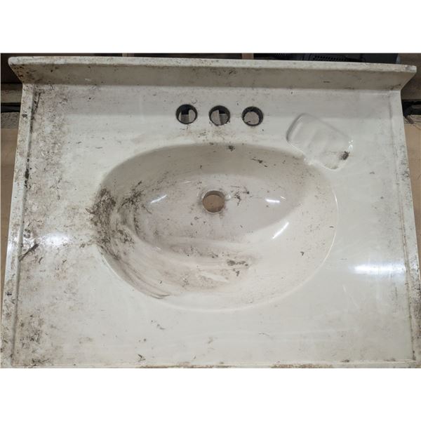 Bathroom sink, 24x18"