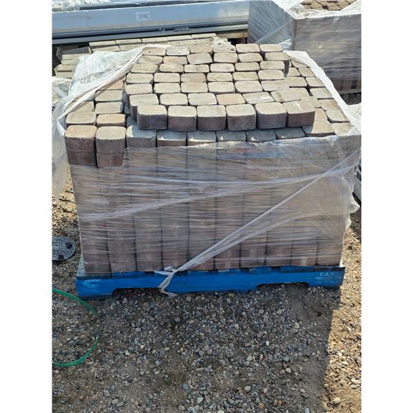 Pallet of stone bricks- 4.5" by 4.5"- approx 922 pieces
