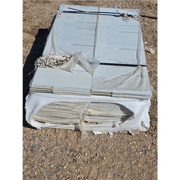 Pallet of hardie board siding- 4ft by 15"- approx 105 pieces