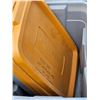 Image 4 : (4) 68L Rubbermaid Totes