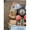 Image 2 : Pallet of various mechanical parts and pieces