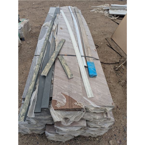 pallet of siding, and pieces, 2 colors