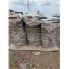 Image 4 : pallet of siding, and pieces, 2 colors