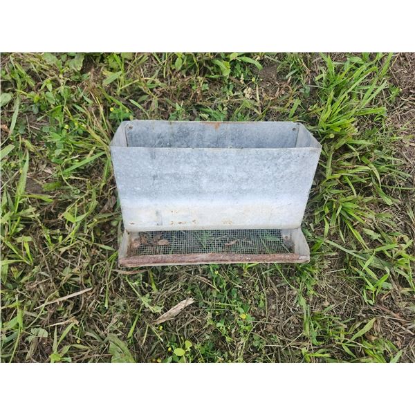 8 rabbit/chicken feeders - 9-1/2" wide