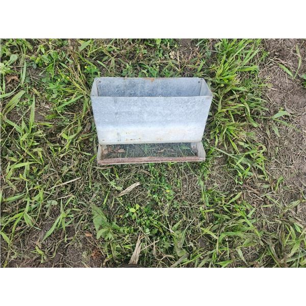 8 rabbit/chicken feeders - 9-1/2" wide