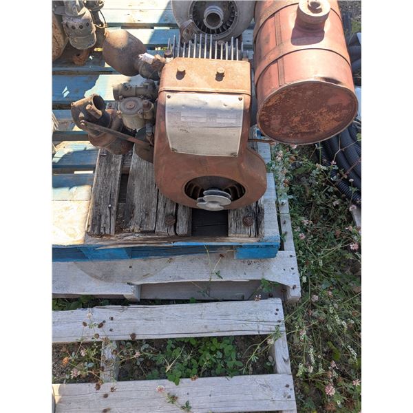 Vintage small engine, "Wisconson Motor Corporation", good compression