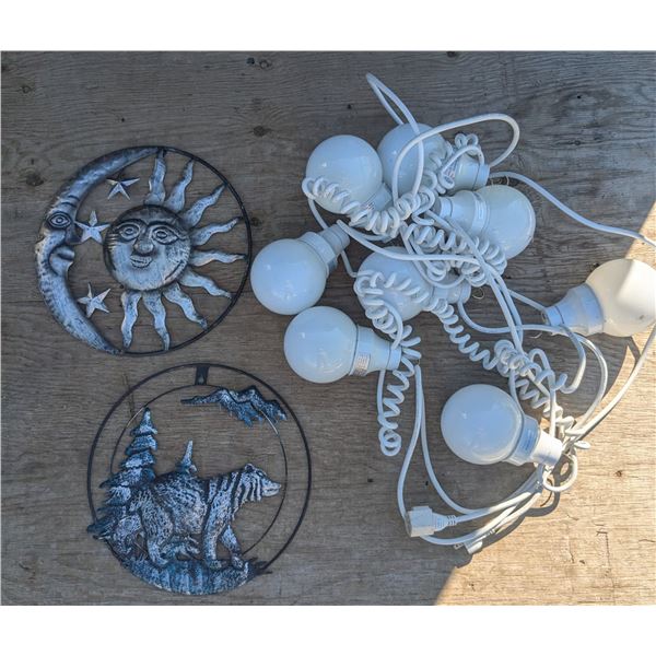 Patio lights with metal wall décor