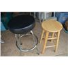 Image 2 : Stools