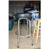 Image 4 : Stools