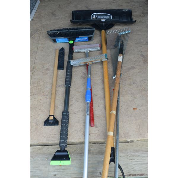 Misc. Yard Utensils, Washing Items