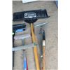 Image 3 : Misc. Yard Utensils, Washing Items
