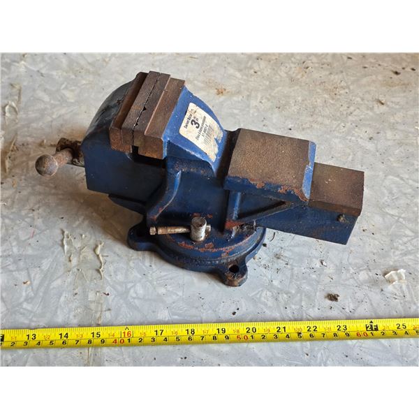 Bench vise