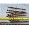 Image 3 : Antique hand drill with drill bits
