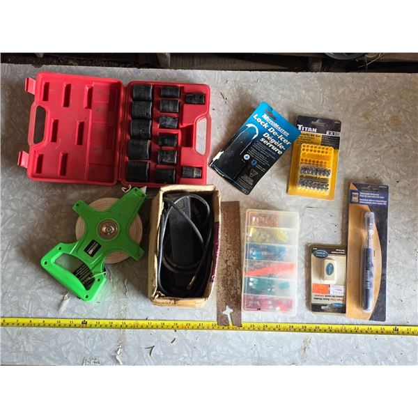 Socket set and hardware
