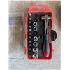 Image 3 : Cordless screwdriver with attachments