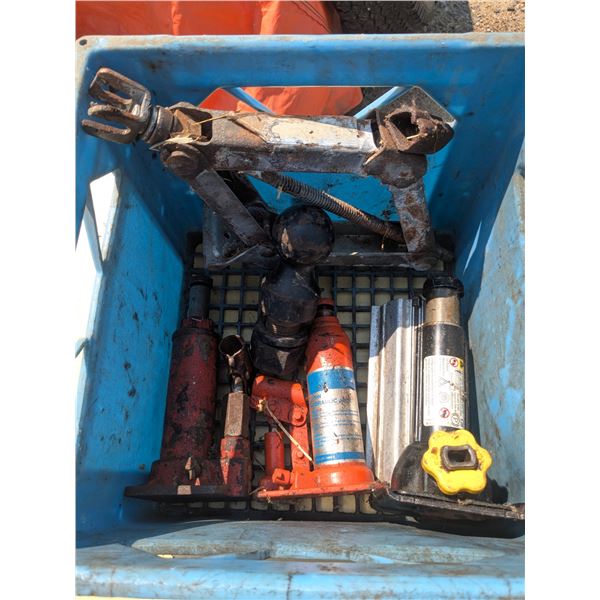 mixed car jacks with extra hitch ball