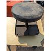 Image 1 : round mechanic stool on wheels, no adjustment