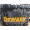 Image 3 : Dewalt - Corded rotary hammer/hammer drill with plastic case, tested-works