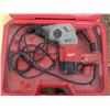Image 2 : Milwaukee - Corded rotary hammer/hammer drill, with plastic case, Tested-works
