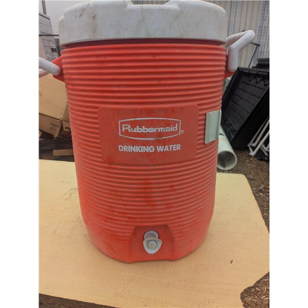 Rubbermaid water jug