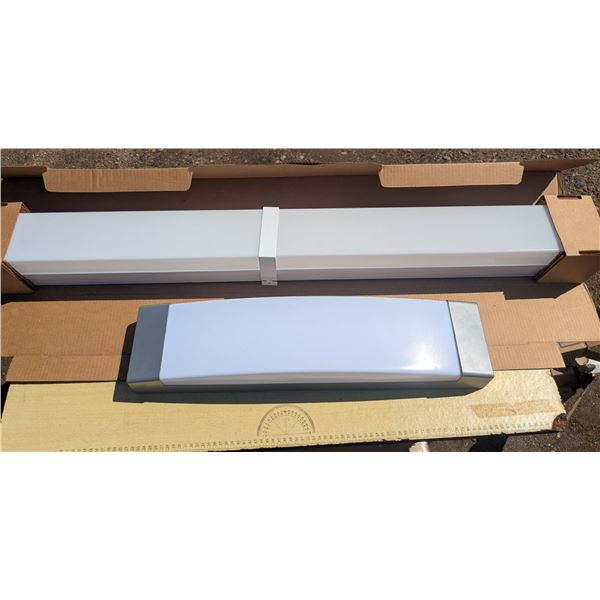 4' Fluorescent fixture, with 2' LED light