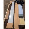 Image 3 : 4' Fluorescent fixture, with 2' LED light